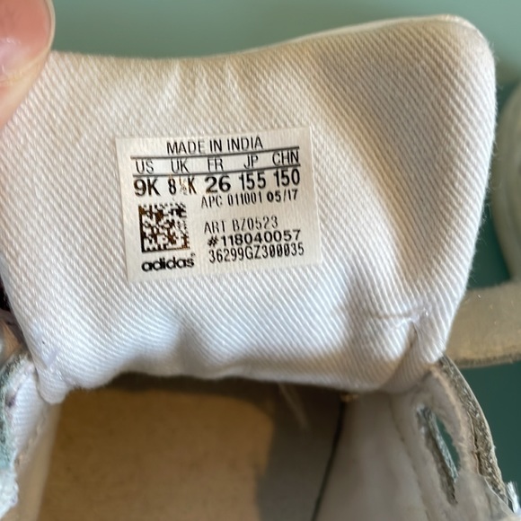 Super cool Adidas Stan Smith toddler white and pink shoes with Velcro size 9K - Picture 5 of 9